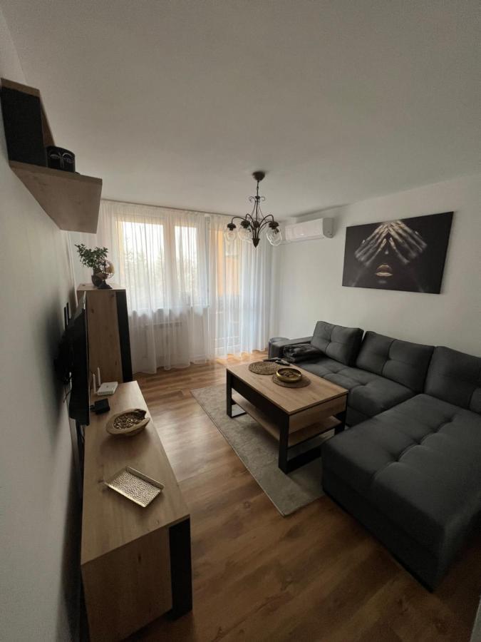 자토르 Apartament Janis 아파트 외부 사진